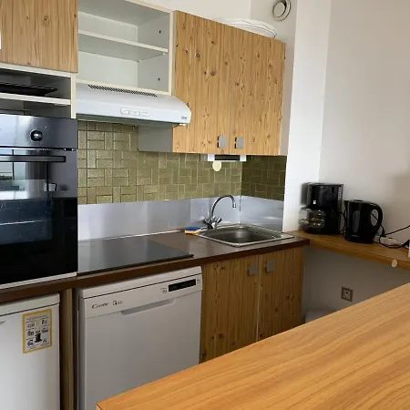 T2 Rdc Avec Jardinet Et Accès Direct Plage, Parking Sécurisé, Proche Commerces - Fr-1-374-2 *
